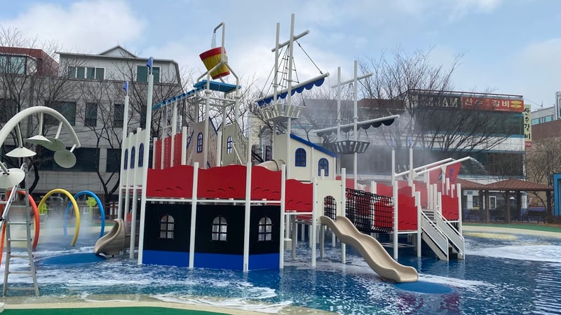 인클루시브 놀이공간과 물놀이터 image 2