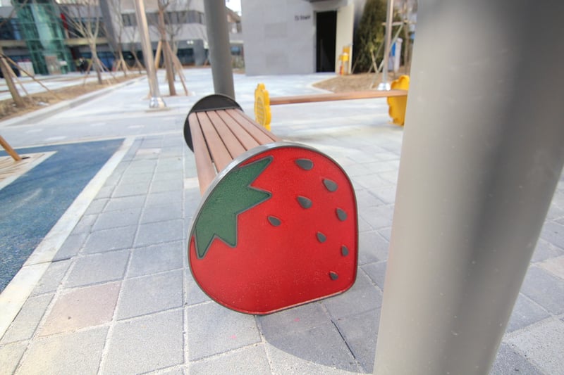 생동감 한스푼, 벤치 image 3