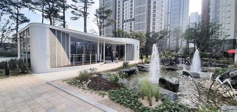 한 공간을 이루는 휴게공간들 image 2