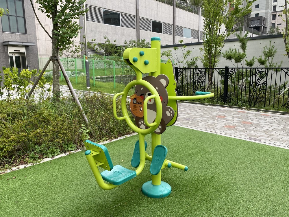 함께하는 어린이 운동기구 이미지 2